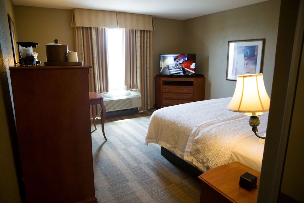 Hampton Inn & Suites McComb 12/49