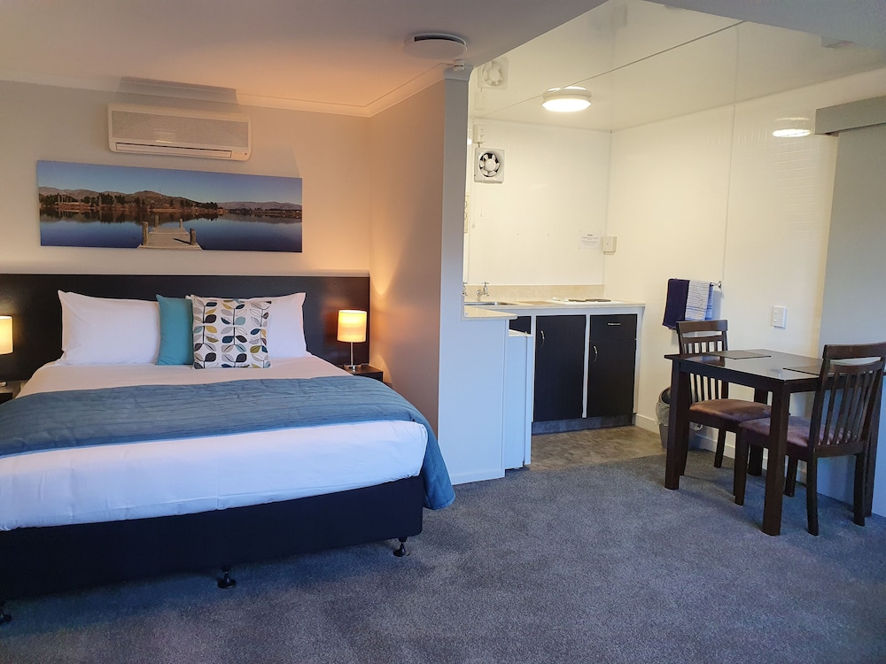 Central Gateway Motel 23/46