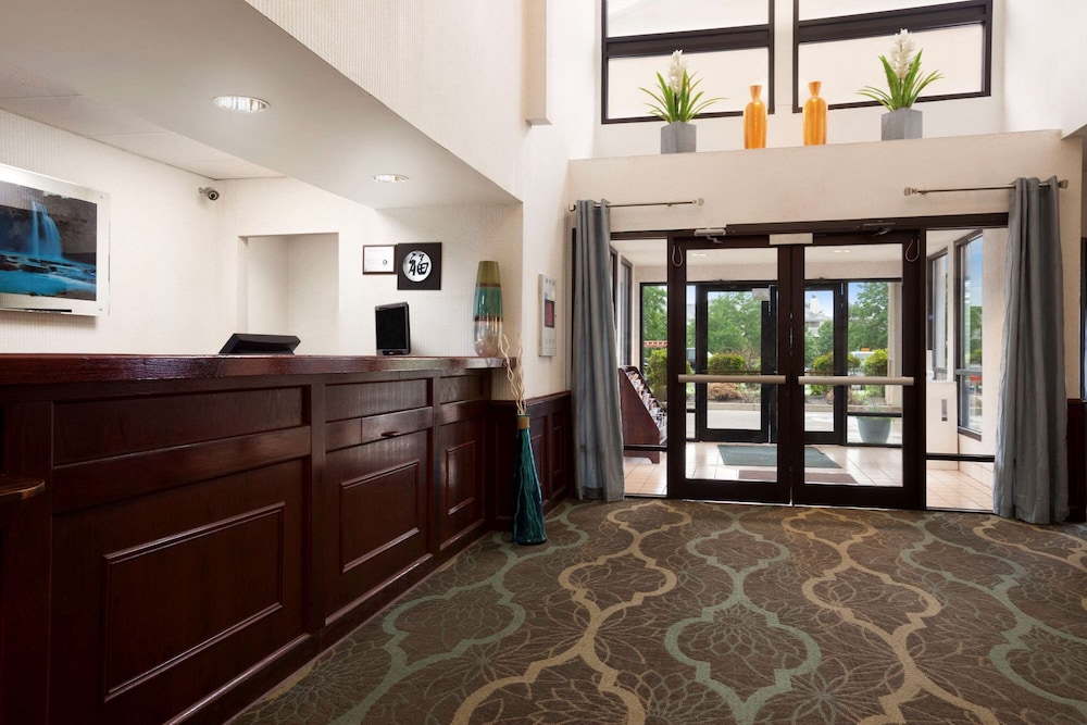 Super 8 By Wyndham Aurora/Naperville Area 3/39