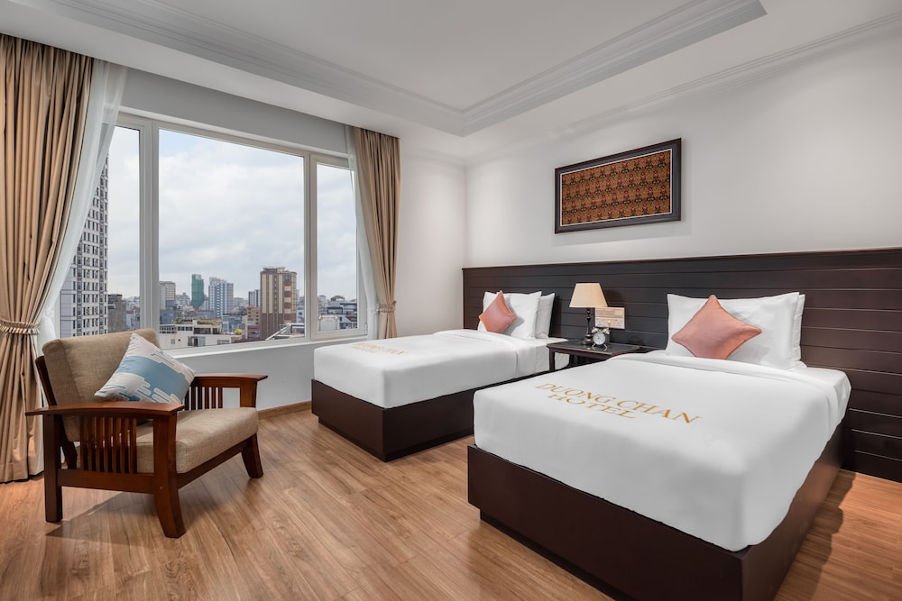 DELUXE, TWIN BEDS