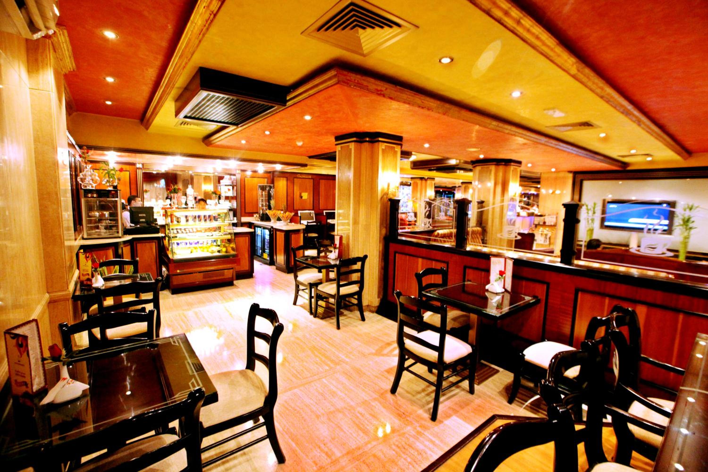 restaurant cafeteria