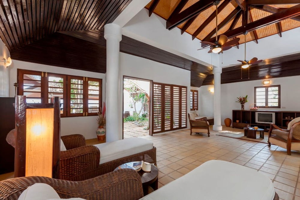 Baan Khunying Villa Secluded Phuket Beachfront 12/40
