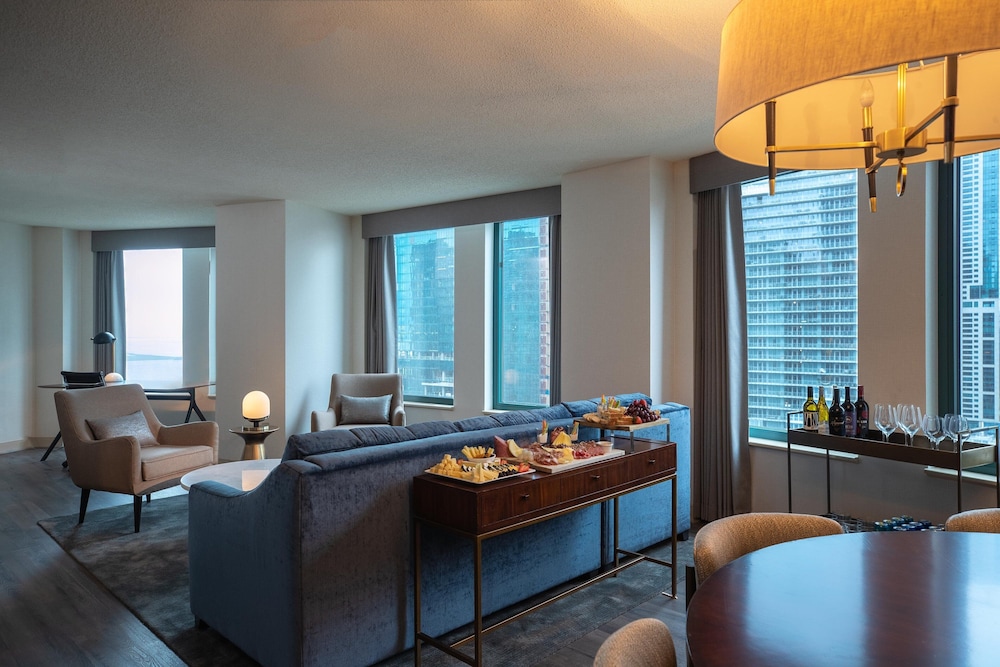 Sheraton Grand Chicago Riverwalk 36/62