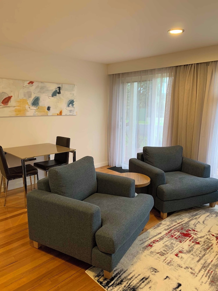Port Campbell Parkview Motel Apartments 36/64