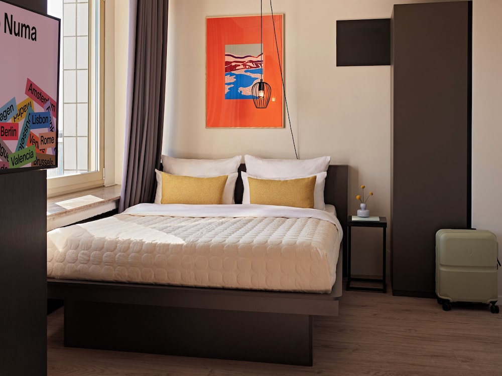 Medium, Studio, Queen Bed, Kitchen