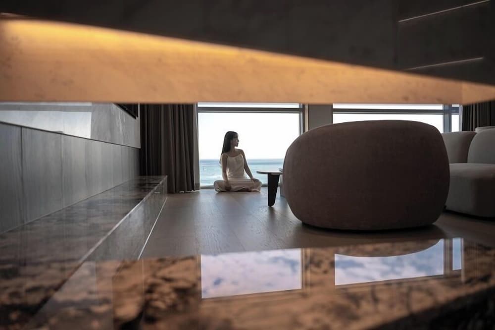 Mer de l'aube Hotel 25/50