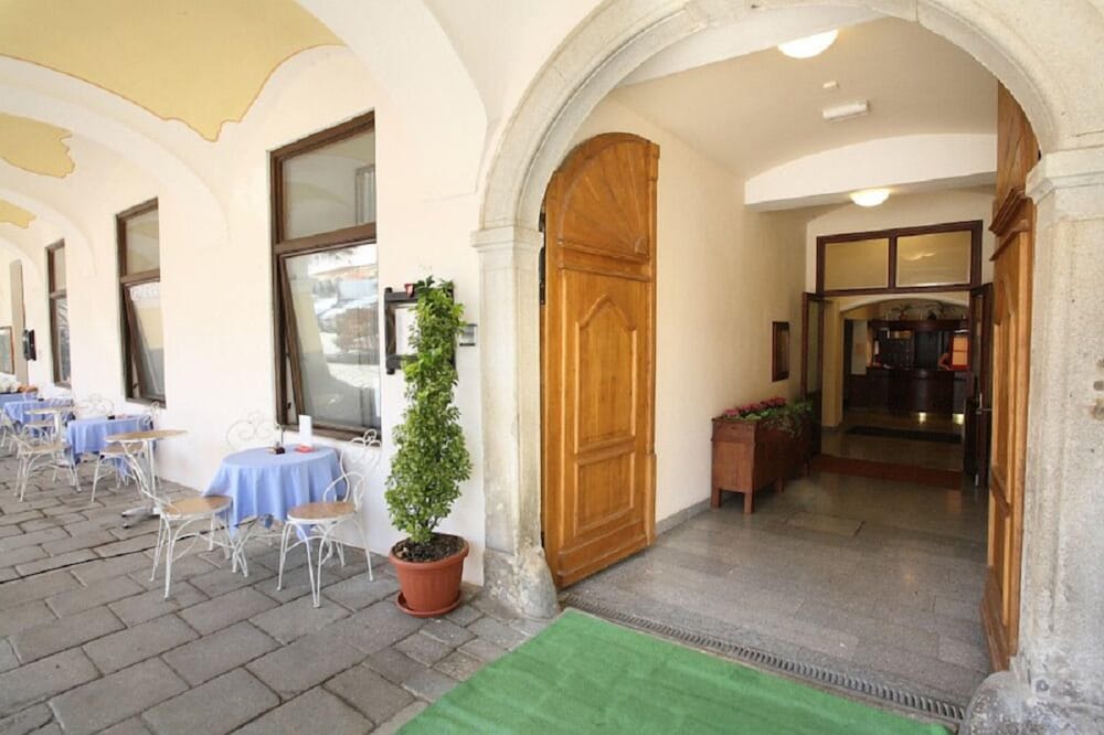 Hotel U Cerného Orla 18/41