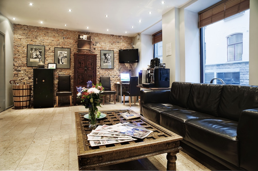 Rex Hotel 27/40