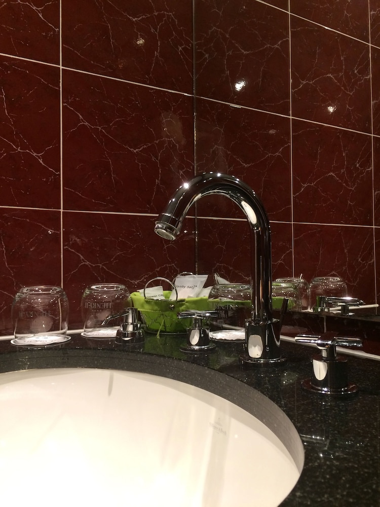 Henry Ii Hotel 4/59