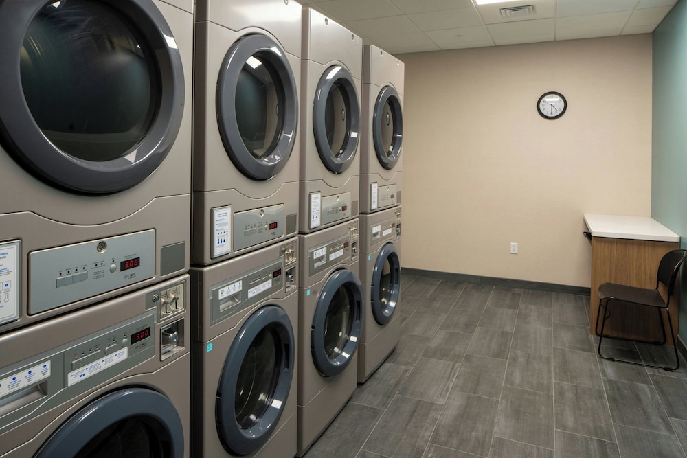 Element Indianapolis Carmel 27/54