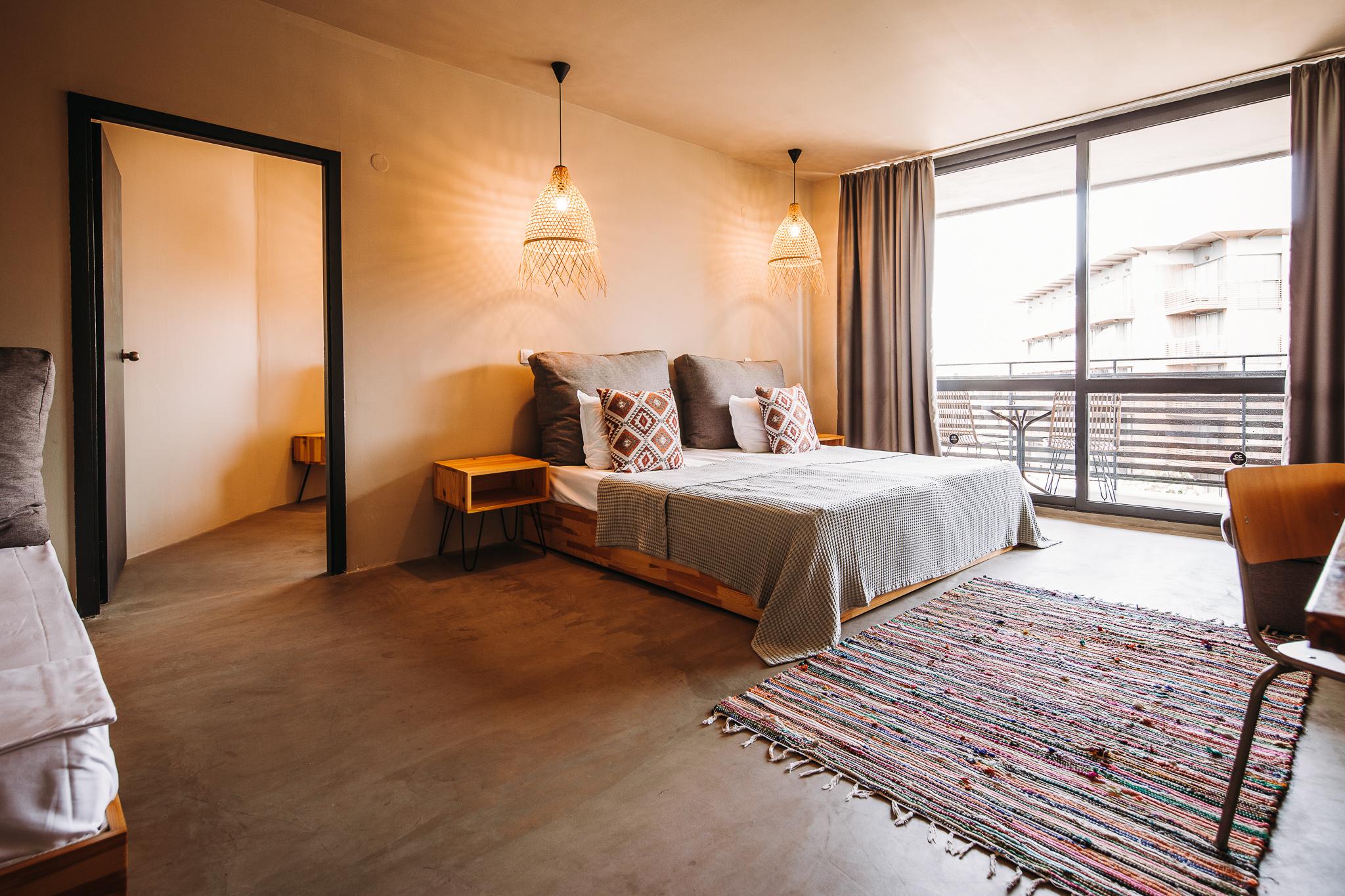 Suite, Balcony