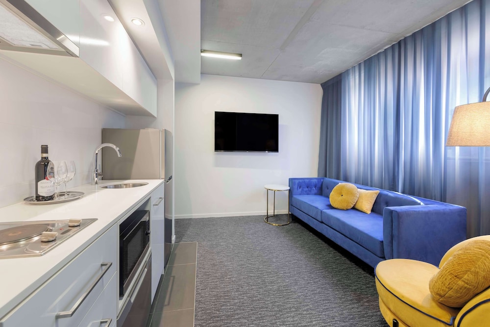 Oaks Melbourne St Kilda Road Hotel 44/64