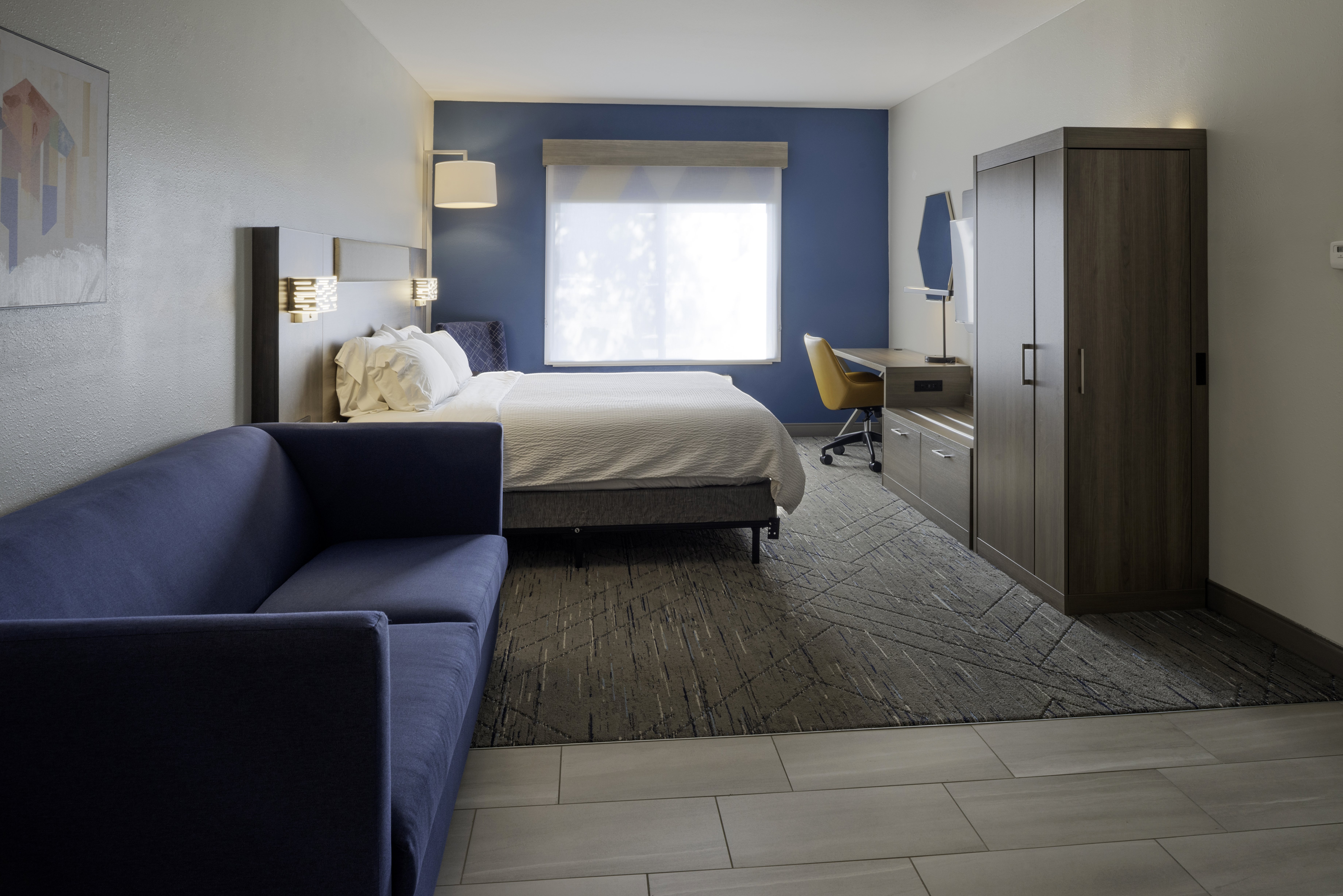 Holiday Inn Express Hotel Suites Fort Atkinson 18/74