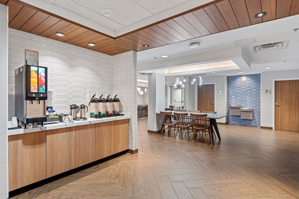 Fairfield Inn Suites Hickory 4/40