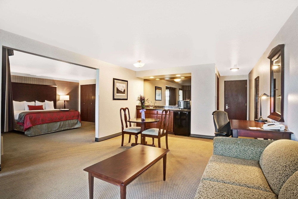 Ramada by Wyndham Tukwila Southcenter 16/30