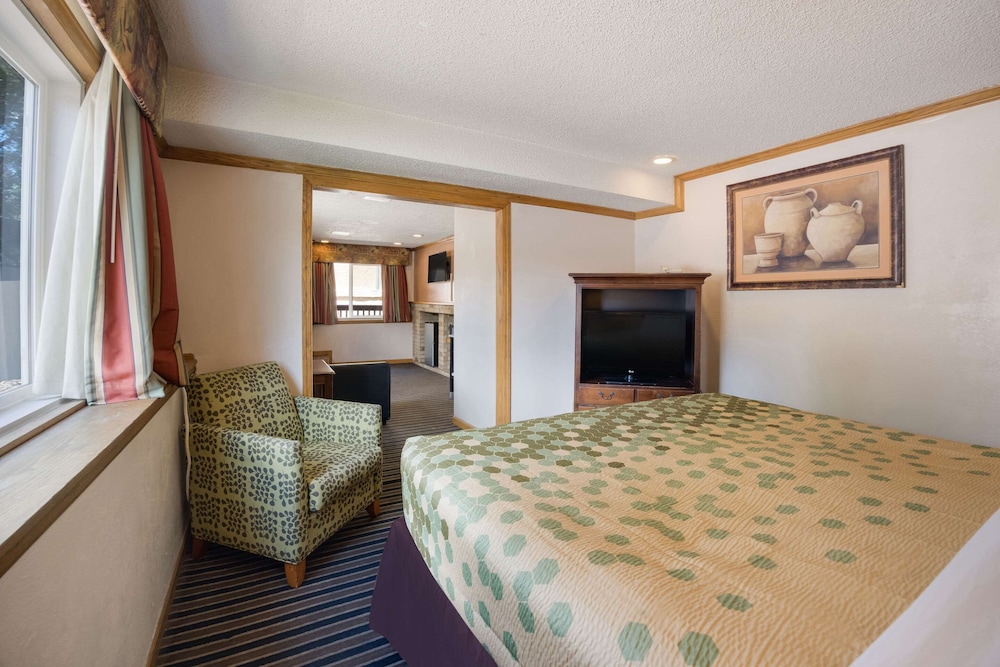 Rodeway Inn Colorado Springs 10/21