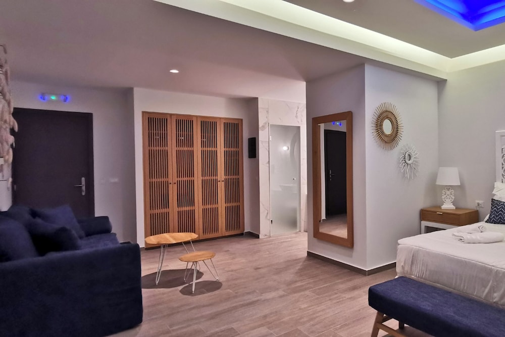 Junior Suite, Studio, Queen Bed, Sofa, Private Pool، Villaggio Boutique Hotel Hersonissos - Adults Only 5/5