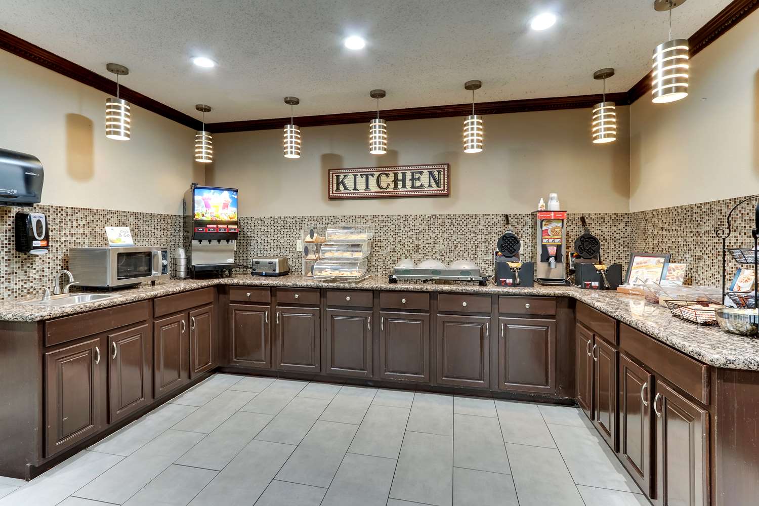 Best Western Plus University Inn and Suites 29/34