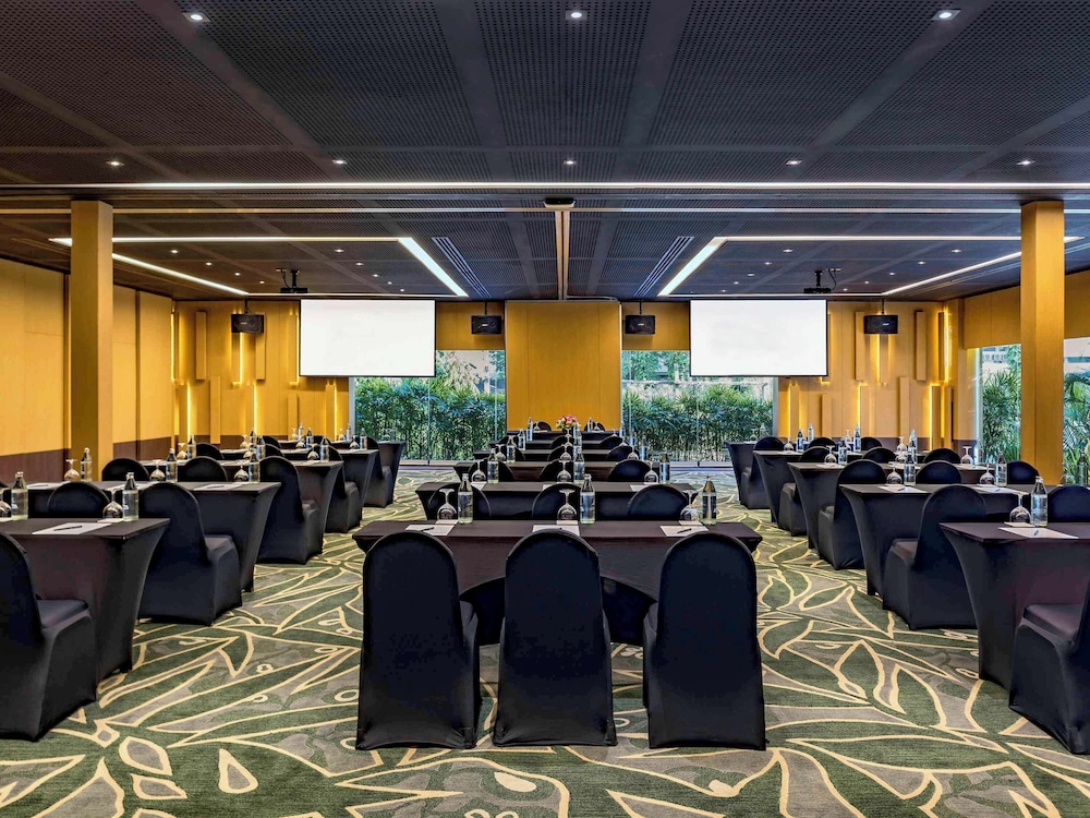 Pullman Phuket Karon Beach Resort 70/80