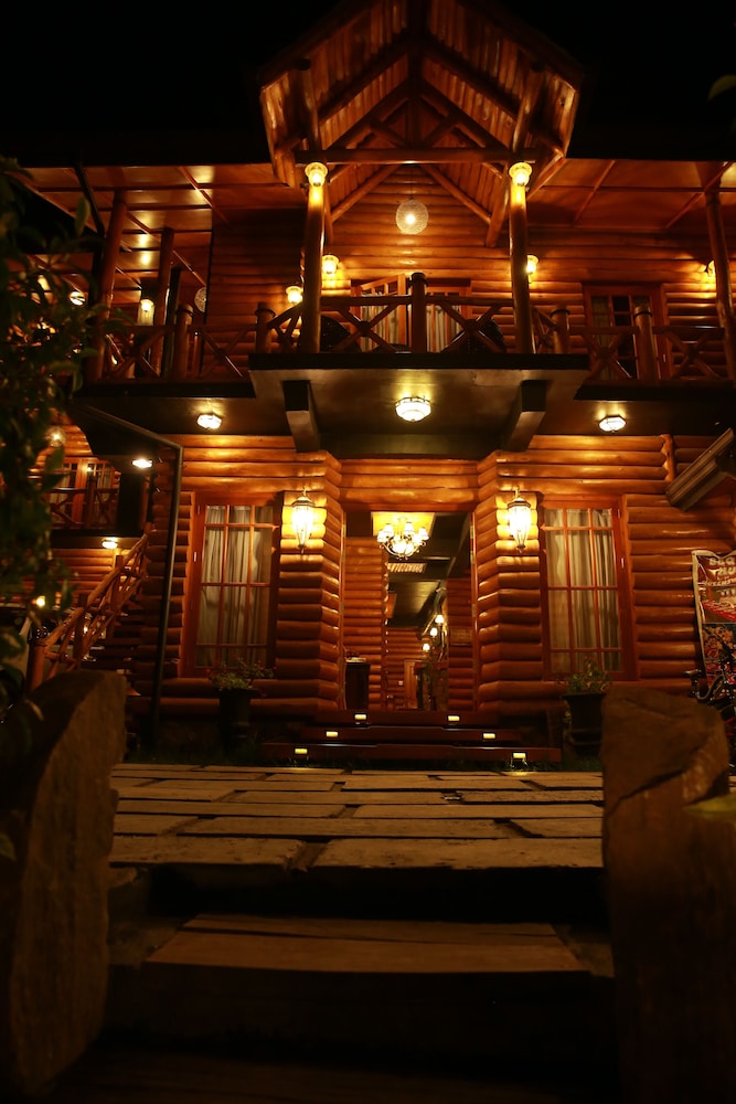 Queenswood Cottage 3/38