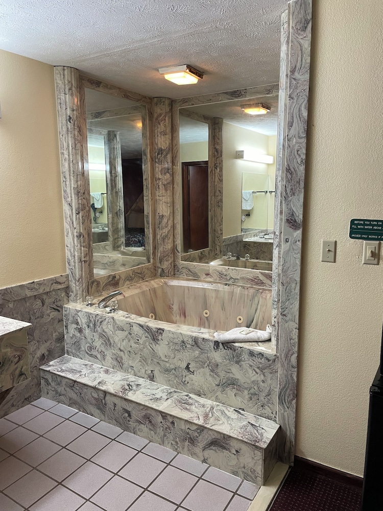 Western Inn Express Hazlehurst 19/19