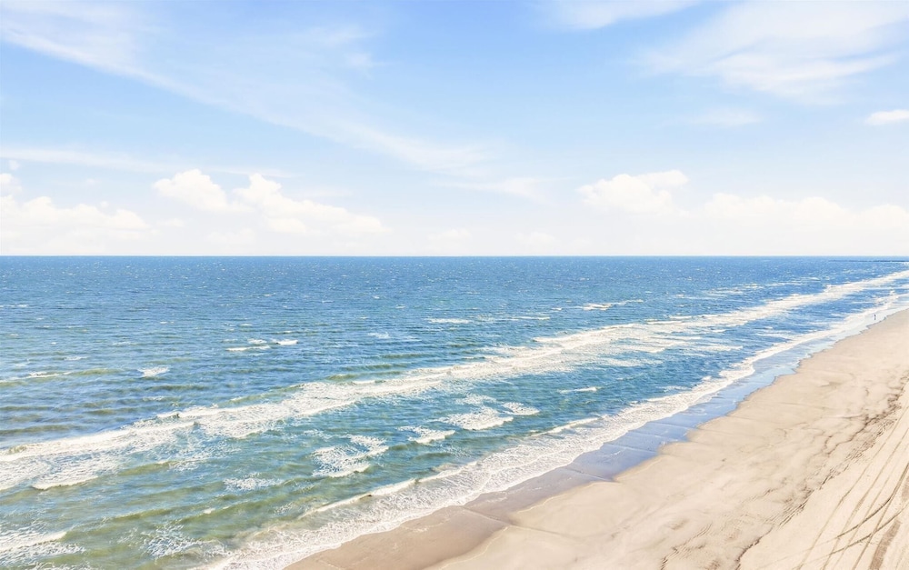 Coliseum Ocean Resort 62/64