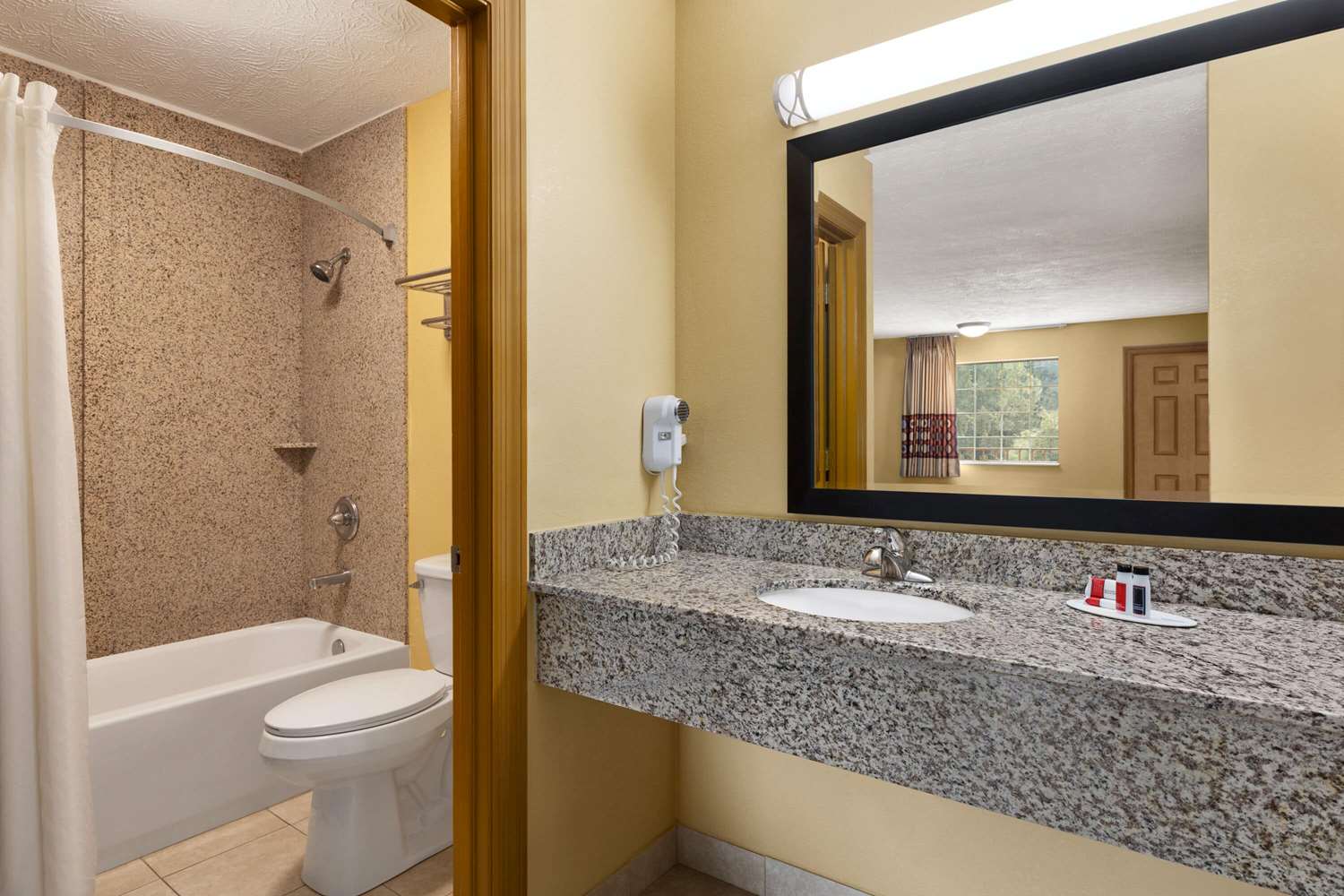 Super 8 By Wyndham Whites Creek Nashville Nw Area 48/51