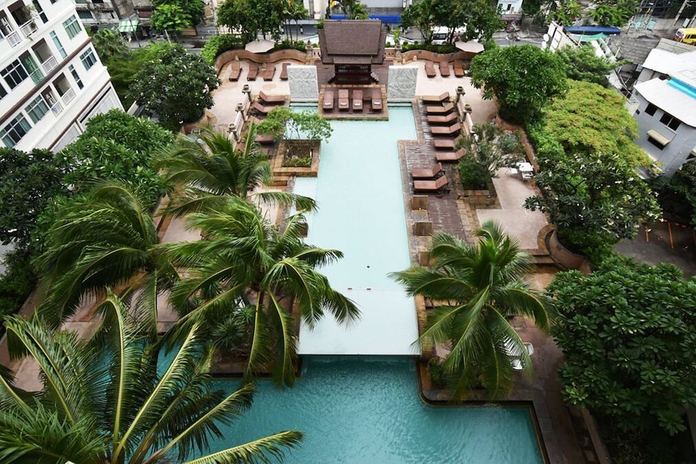 Century Park Hotel 46/48