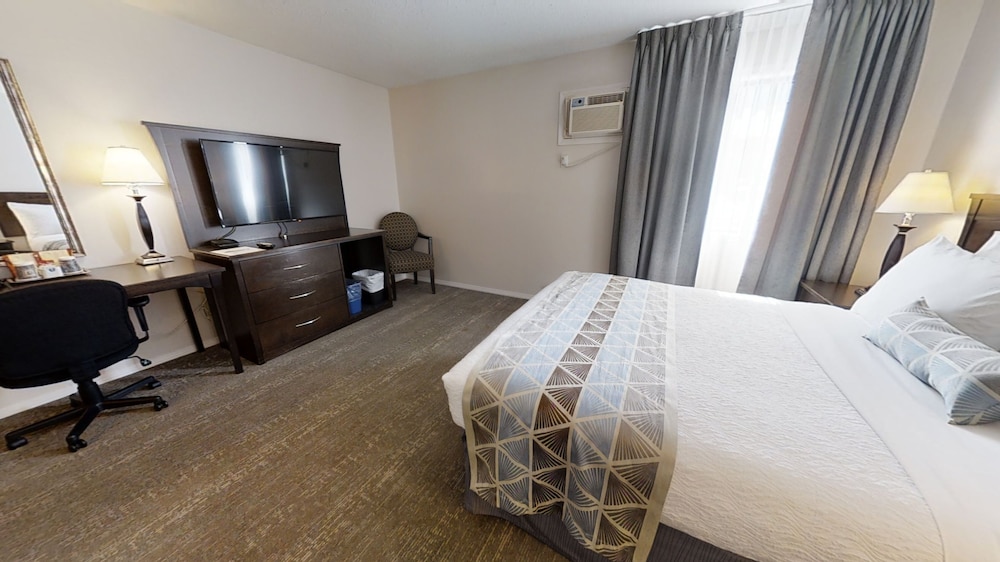 STANDARD, QUEEN BED