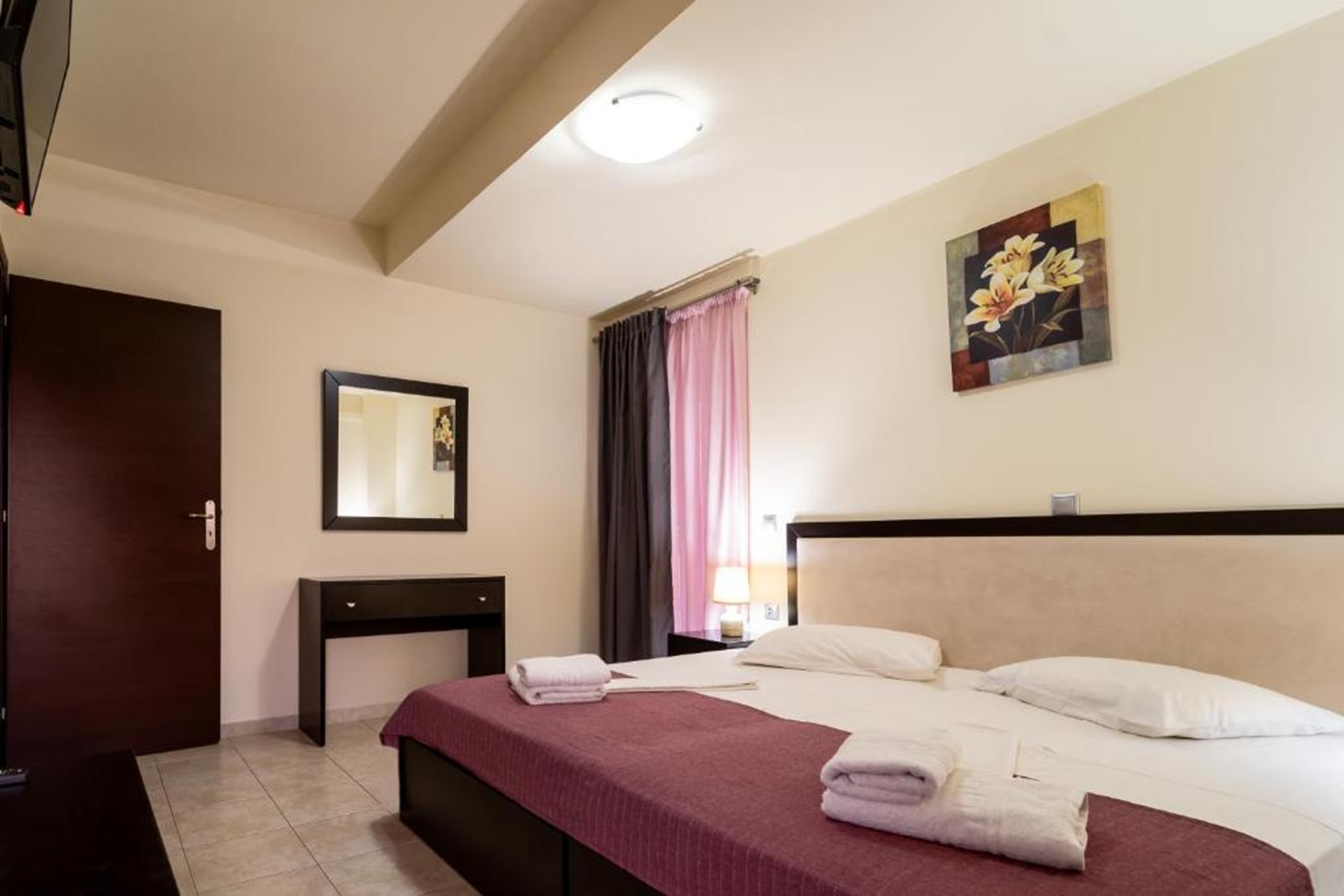 Suite, Pool and Sea View