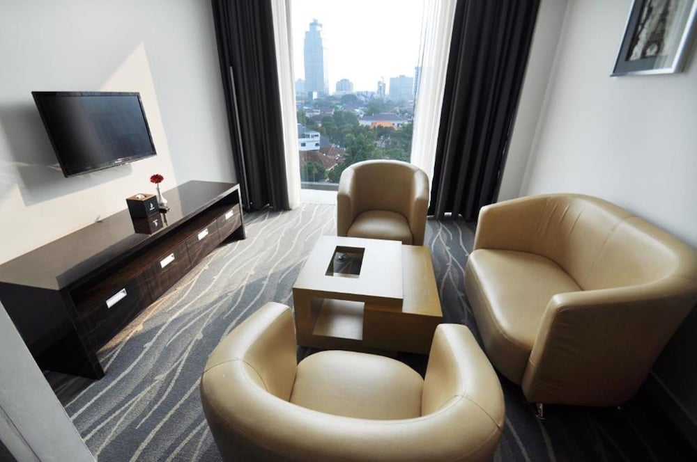 Dreamtel Jakarta 42/68