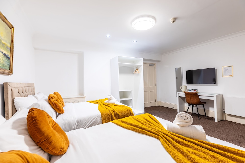 Mayfair Guesthouse 30/50