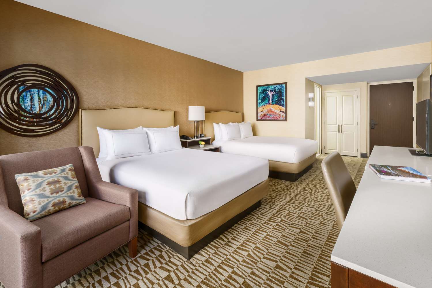 ROOM, 2 QUEEN BEDS, POOL VIEW, PATIO