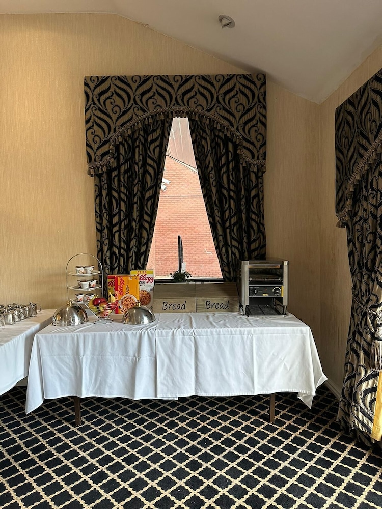 Carlton Park Dj Hotels And Resorts 10/23