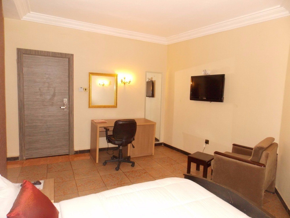 Thornberry Savannah Suite Hotel 16/32