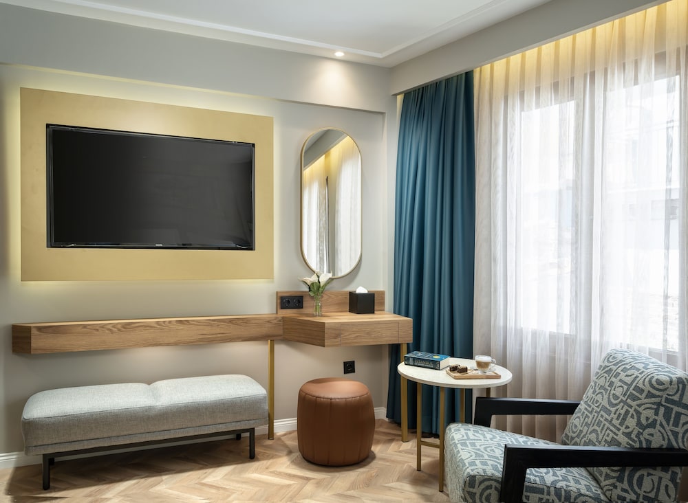 Royan Suites 28/50