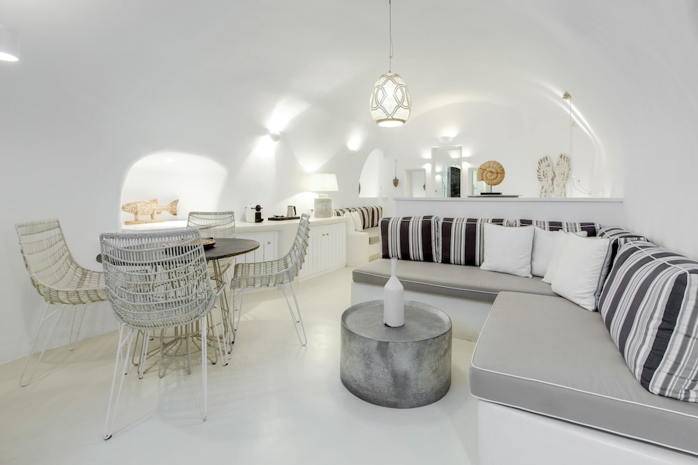 Dana Villas and Infinity Suites 54/70