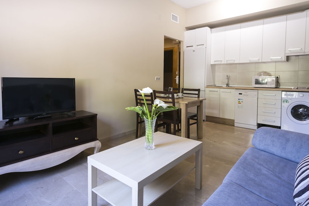 APARTAMENTOS TURISTICOS LA CASTILLEJA 19/30