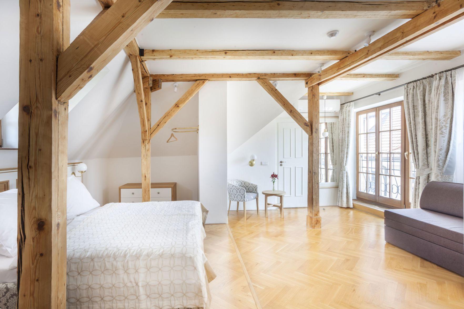 King Bed, Castle View, Sofa