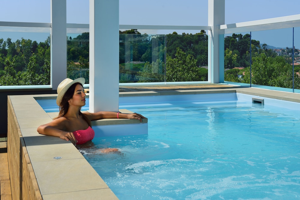 Embassy Hotel & Spa 14/43