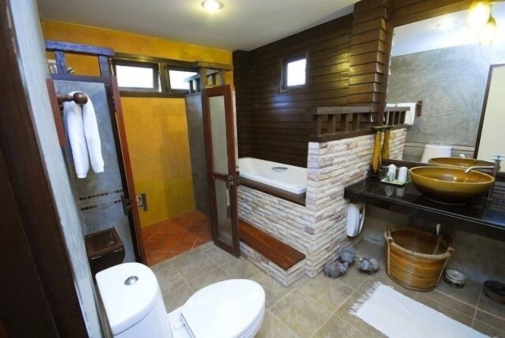 PhuNaCome Resort 47/49