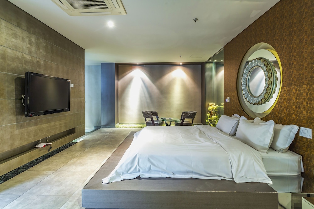 Qingdao Hengbo Hotel 4/29