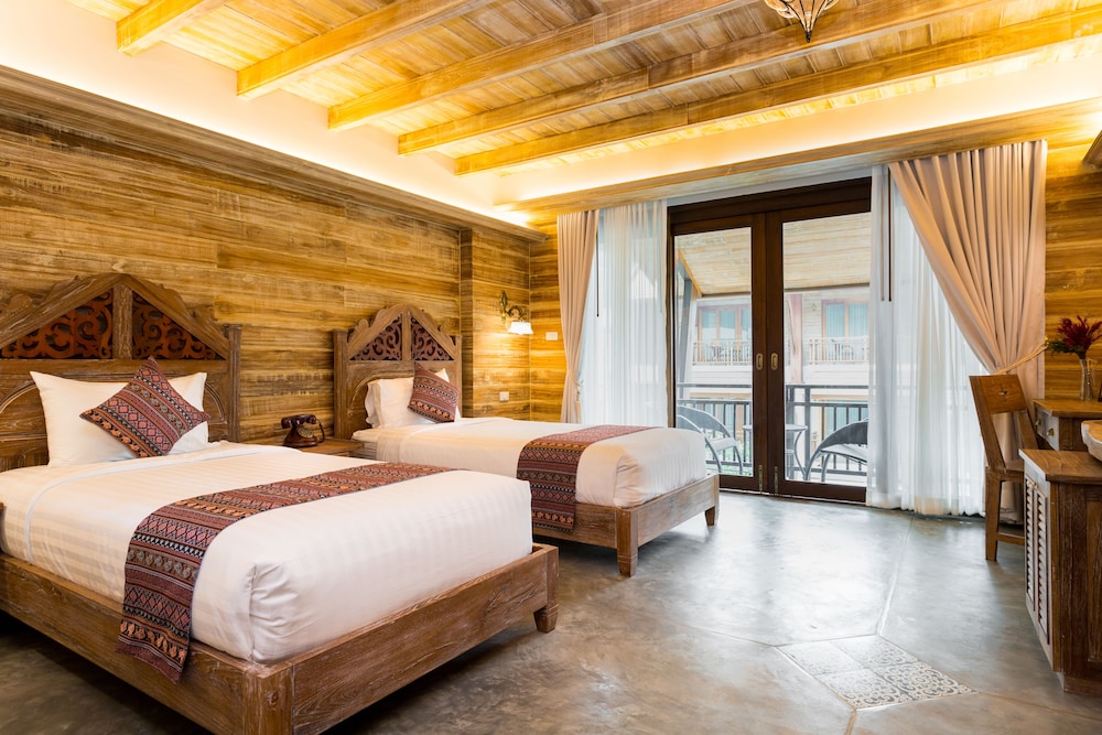 LANNA, DELUXE, TWIN BEDS