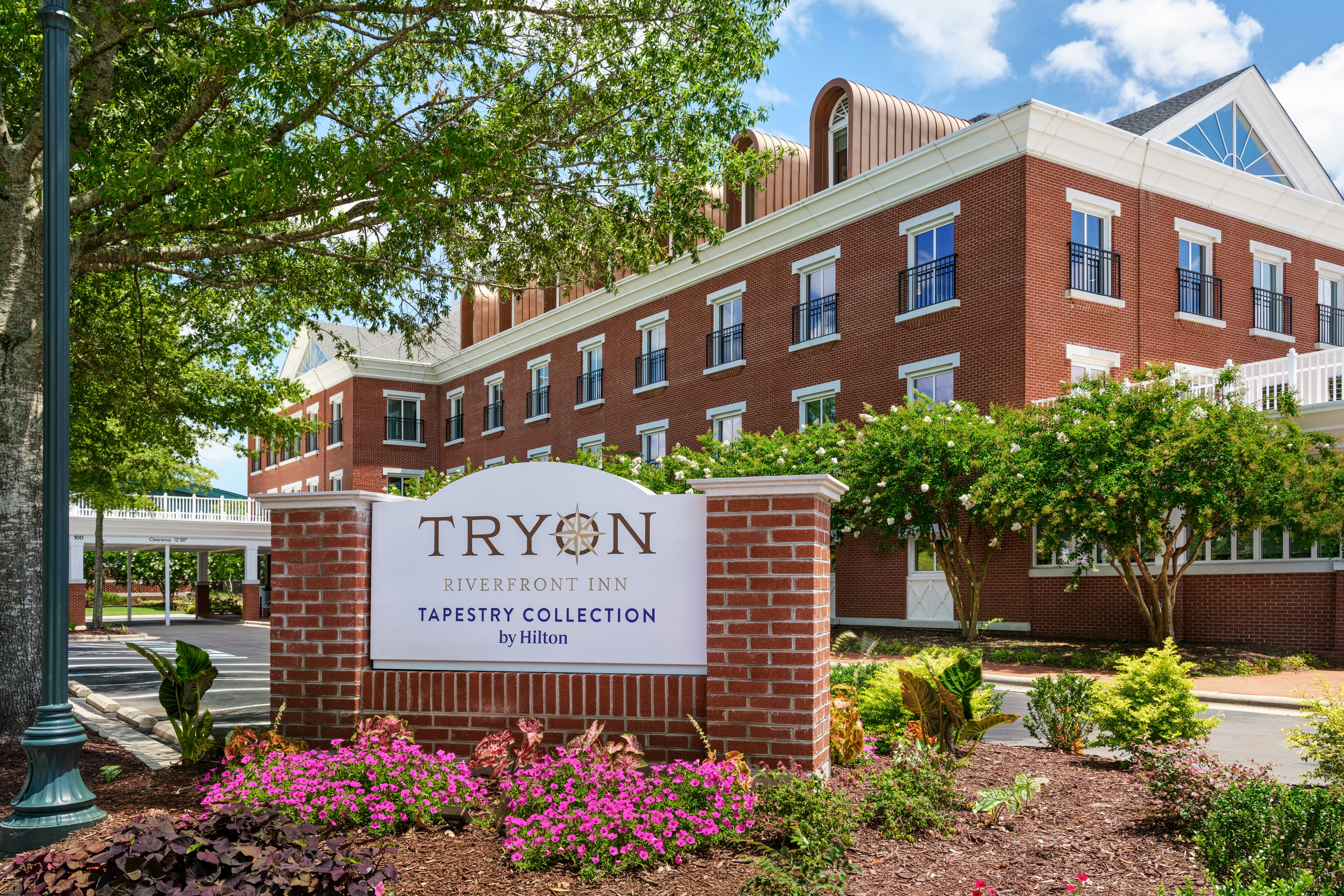 Tryon Riverfront Inn New Bern, Tapestry Collection by Hilton 3/20