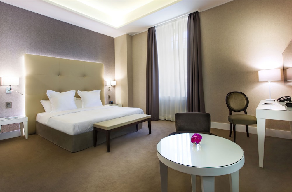 SUPERIOR, DOUBLE BED