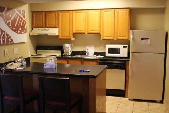Hawthorn Suites By Wyndham Wichita East 30/35