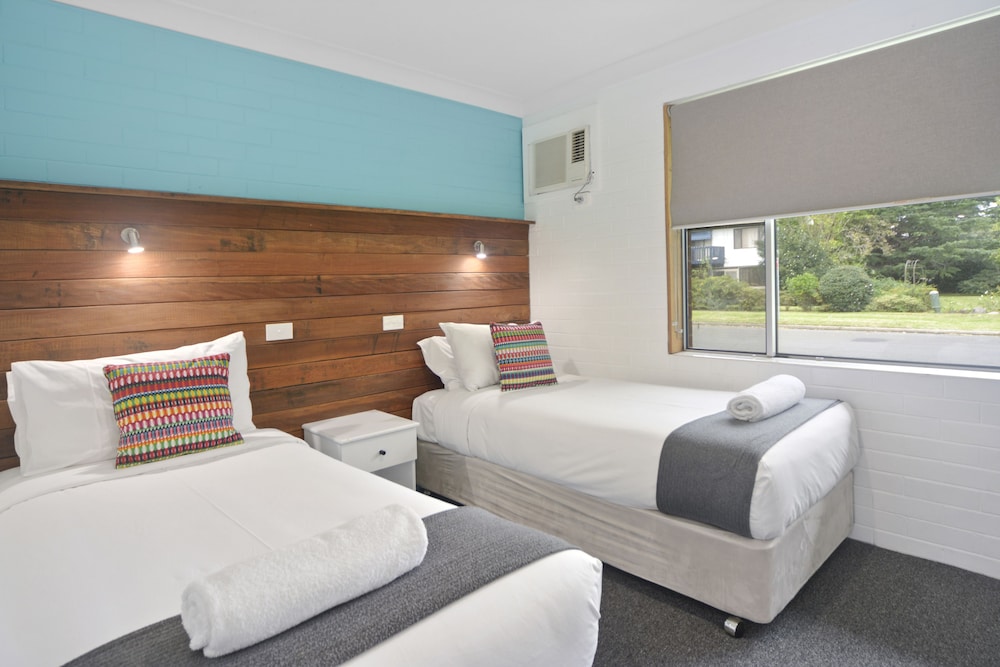 Pleasant Way Motel 30/67