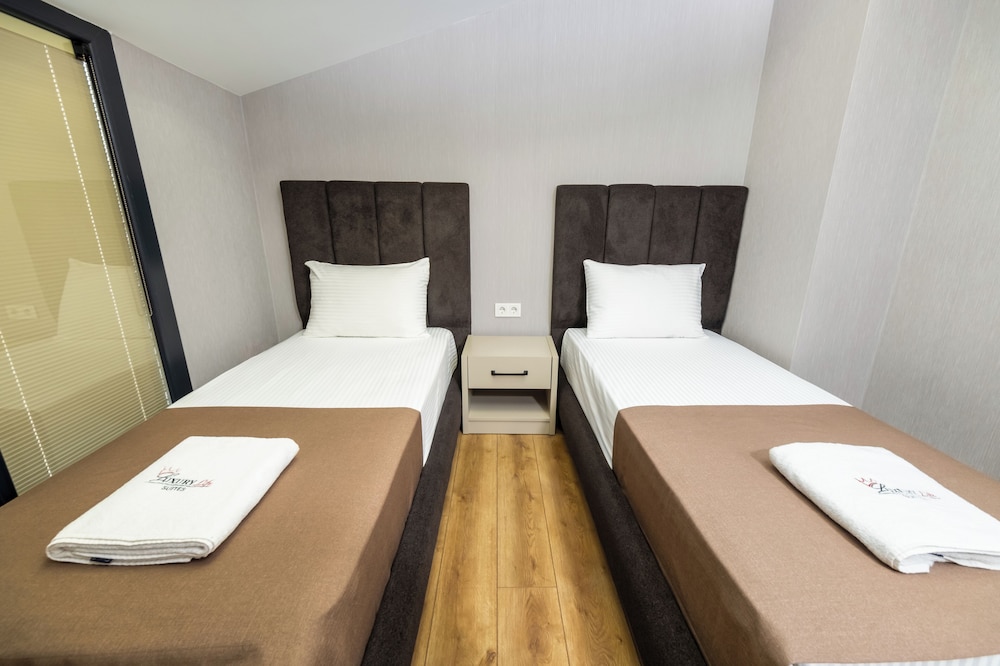 Luxury Life Suites 19/50