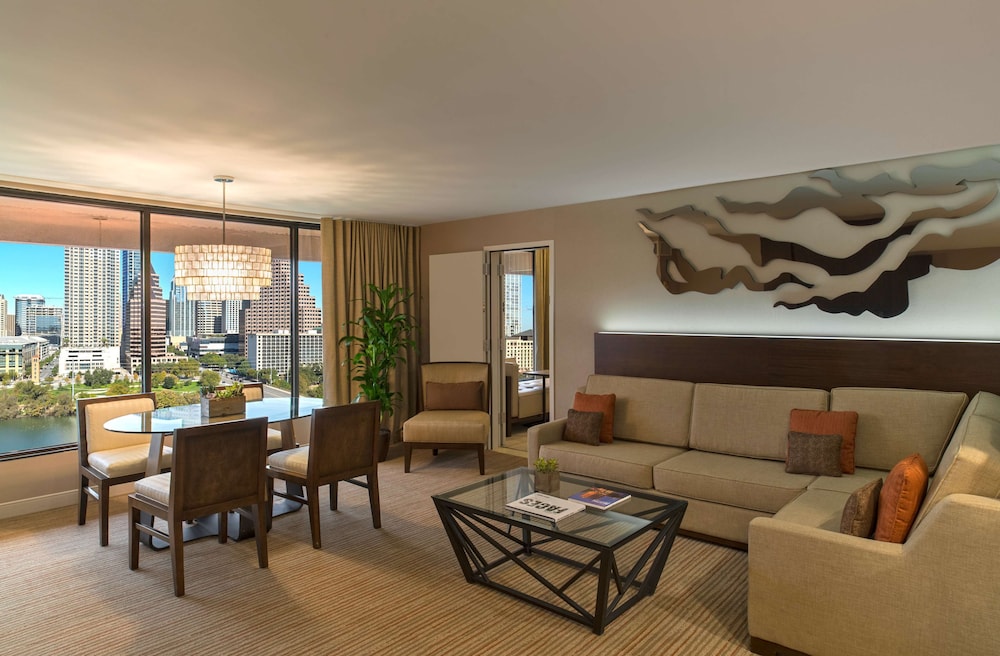 Hyatt Regency Austin 47/77
