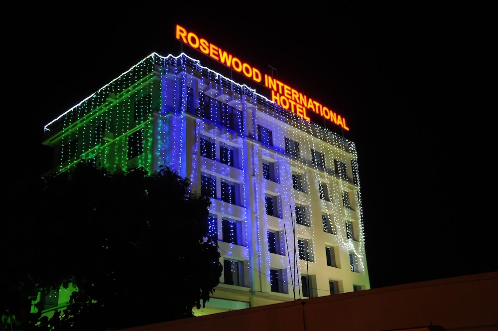 Rosewood International Hotel 5/50
